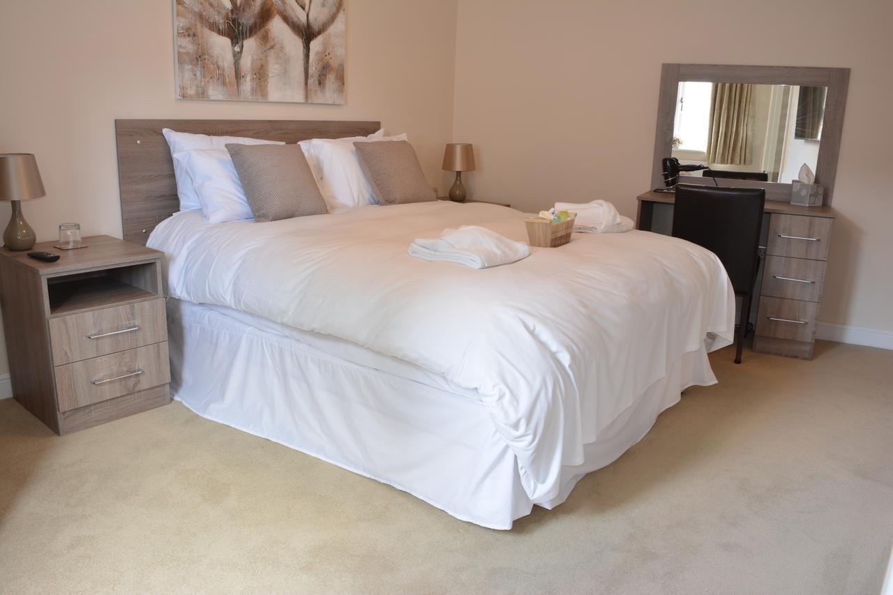 Greyhound Inn Winterborne Kingston 외부 사진