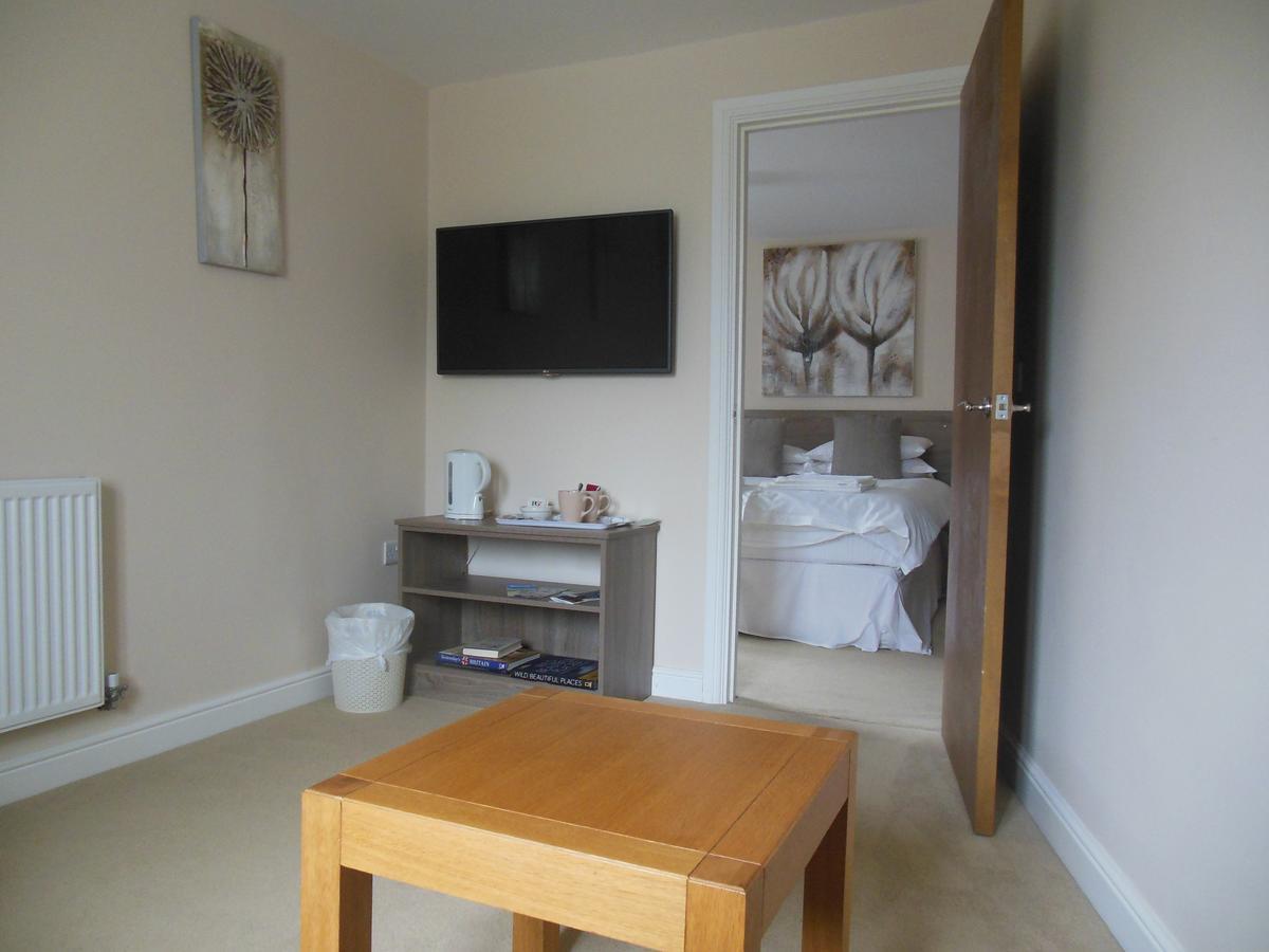 Greyhound Inn Winterborne Kingston 외부 사진